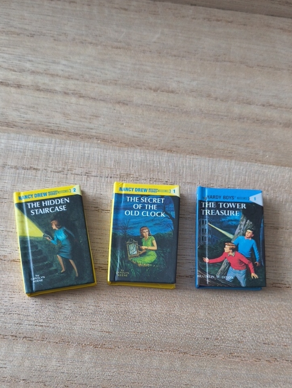 Zuru Mini Brands Books Series 2 Bundle